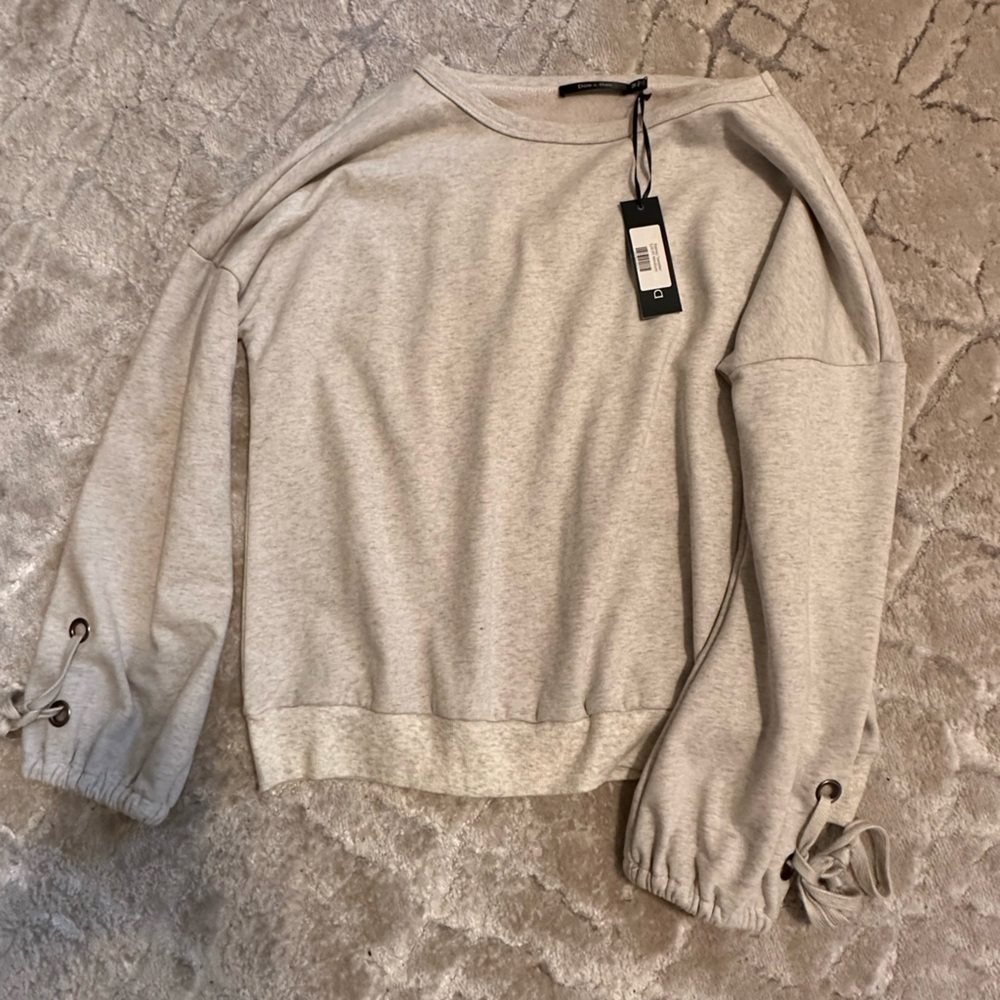Sweatshirt NEW